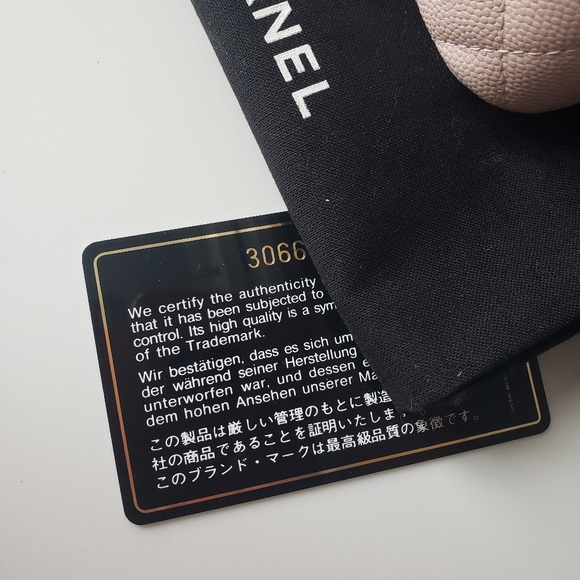 SOLD 💯 Brand New‼️ Chanel Vanity 💯 - Picture 4 of 15